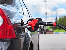 Бензин рекордно подешевел в опте: почему же цены на АЗС не падают и вряд ли упадут