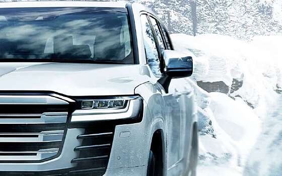 Новейший Toyota Land Cruiser 300 уже можно купить в России: известна цена