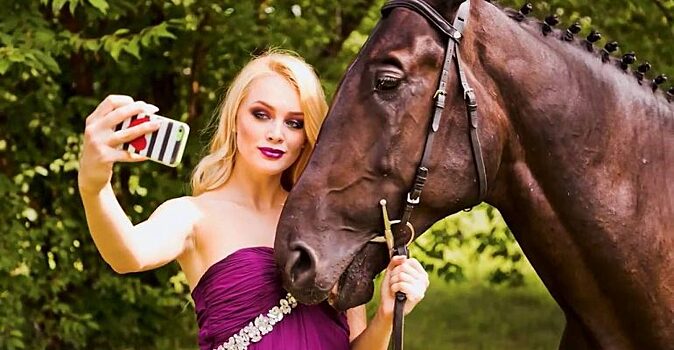 Шведка добилась разрешения на брак с конем