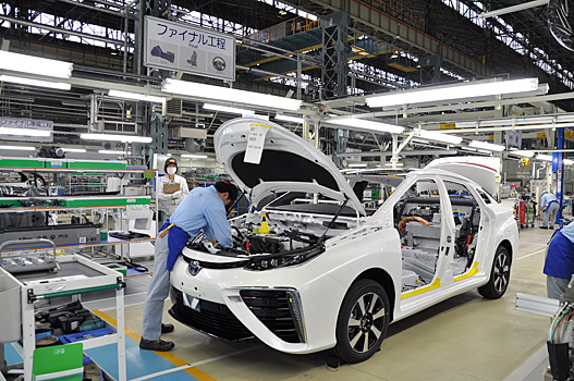 Toyota продлит срок службы своих автомобилей благодаря обновлению их до трех раз