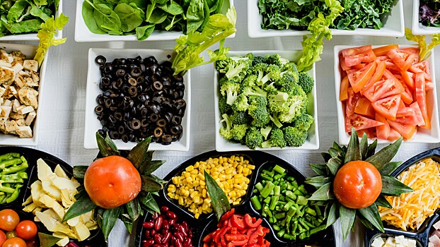 Перечислены продукты, которые должны быть в летнем рационе