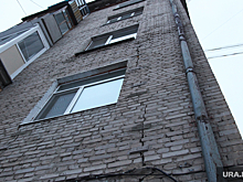 Пермячка, живущая одна в аварийном доме, жалуется на мародеров