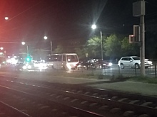 В Волгограде иномарка задом протаранила автобус