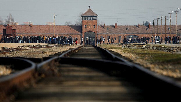 Польша пригласит Путина на годовщину Освенцима