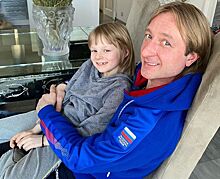 «Это адский труд»: сын-спортсмен Яны Рудковской и Евгения Плющенко отрабатывает сложные прыжки на скакалке