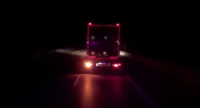 Что означает мигание задними стоп-фонарями от водителя спереди