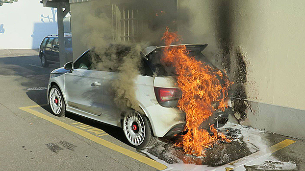 В Швейцарии сгорел «заряженный» хэтчбек Audi A1 Quattro
