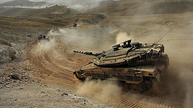 Израиль открыл огонь по людям у границы из танков