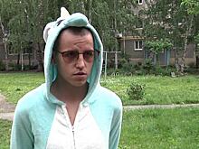 «Он смотрел на меня в зеркало и ржал». Таксист получил два с половиной года за нападки на гея в костюме единорога