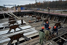 Готовность 90%: губернатор Дмитрий Азаров проинспектировал строительство трассы и моста через Волгу