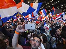 Левые получили большинство на парламентских выборах во Франции