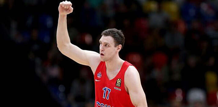 Йоханнес Фойгтманн не оставил шансов Джону Брауну шикарным блок-шотом