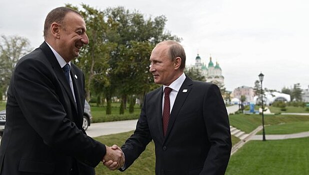 Путин поздравил президента Азербайджана с Днем Республики