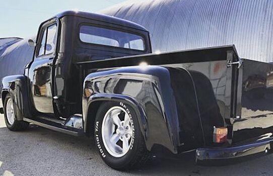 Автолюбитель сделал ретро-пикап из грузовика ГАЗ-53