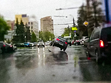 Люк с эффектом взрыва под днищем
