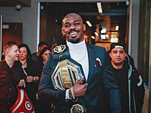 Джон Джонс отказался от титула чемпиона UFC в полутяжелом весе
