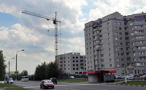 Дольщикам долгостроя мэр Железногорска посоветовал идти в суд