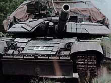 На Украине показали, как попытались защитить Т-64БВ от дронов