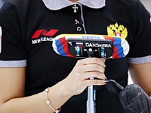 Юниорские сборные РФ по керлингу допустили до соревнований с флагом и гимном