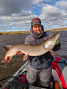 Рыбак из ХМАО похвастался пойманной гигантской щукой