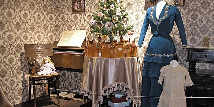 Турэксперт рассказал о необычных музеях елочных игрушек