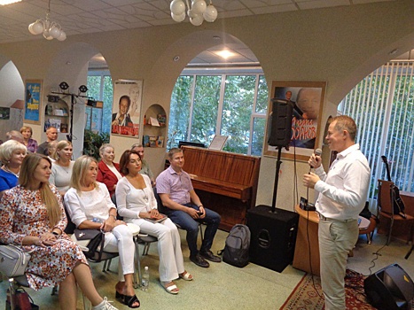 В библиотеке Хорошево-Мневников прошла встреча с писателем Максимом Забелиным