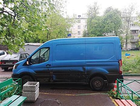 В Самаре водитель автофургона наехал задним ходом на прохожего