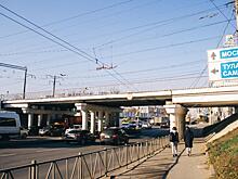 Дорогу под путепроводом на Московском шоссе реконструируют