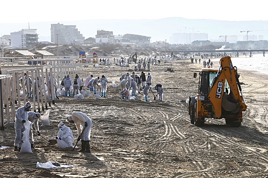 Кондратьев: На морских пляжах зафиксирован выброс мелкой крошки мазута