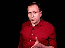 Семин теоретик-марксист, и он назвал Навального таким же капиталистом, как и президент Путин с его камарильей