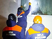 В Магадане спасатели помогли заблокированной в квартире пенсионерке