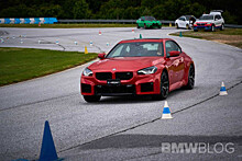 Драг-рейсинг BMW M2 против Chevy Corvette Stingray