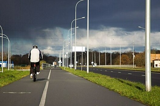 «На меня наехали»: калининградцы рассказали, как страдают от велосипедистов на тротуарах и переходах