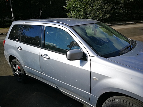 Машину новосибирца залило цементом, пока он был в командировке