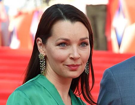 «Вид такой деятельности способствует снятию стресса»: Антонова раскрыла секрет красоты и молодости