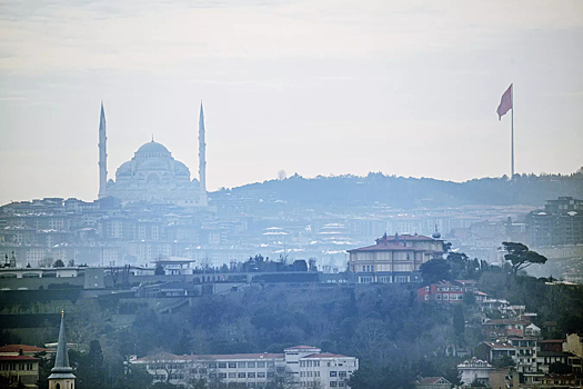 17 человек пострадали при землетрясении в Стамбуле