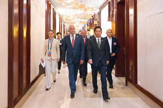 В китайском городе Ляньюньган состоялась встреча Владимира Колокольцева и заместителя Министра общественной безопасности Китайской Народной Республики, начальника Государственного управления по делам миграции...