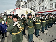 Жители Ростова концертом встретили агитационный поезд "Сила в правде"