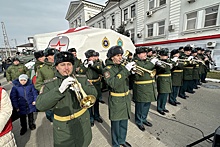 Жители Ростова концертом встретили агитационный поезд "Сила в правде"