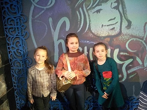 Ученицы школы № 1770 посетили спектакль «Аленький цветочек» в театре «Вахтангова» по проекту раздельного обучения