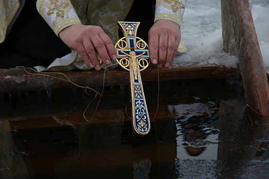 Воробьев принял участие в крещенских купаниях в Подмосковье