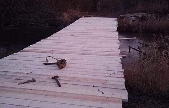 Пешеходный мост отремонтировали в Кленовском