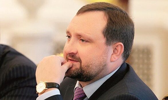 Экс-глава Нацбанка предрек дестабилизацию валютного рынка Украины