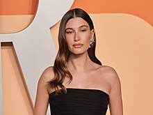 Хейли Бибер снялась в откровенном пляжном образе для рекламы