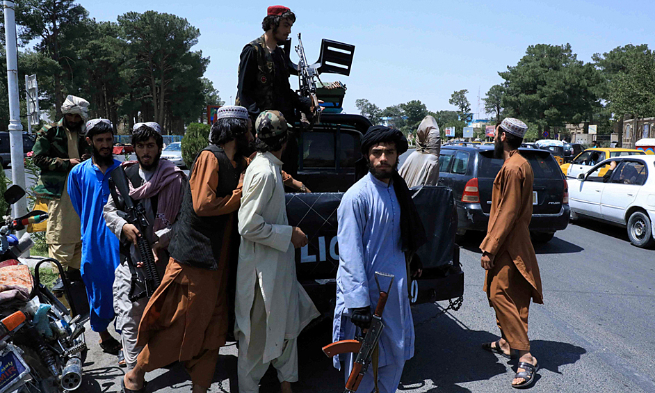 Талибы заявили, что обеспечат право выхода Кабула всем, кто этого пожелает. 