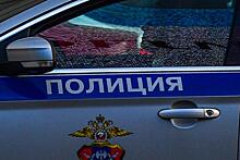 Такси врезалось в автобусную остановку на севере Москвы