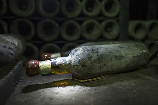 В Крыму нашли сделанную по эскизам Николая II бутылку вина