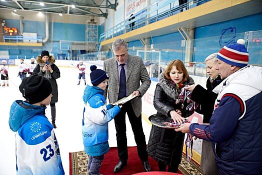          Стартовал новый сезон соревнований проекта по поддержке детского и юношеского хоккея «Золотая шайба»       