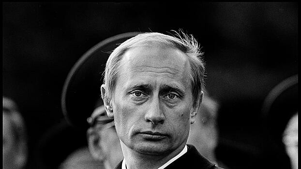 Самые первые указы Путина—амбиции человека, так неожиданно попавшего на верхушку власти