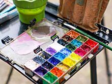 Гостей фестиваля «Лето в Москве. Все на улицу!» учат рисовать на Никитском бульваре